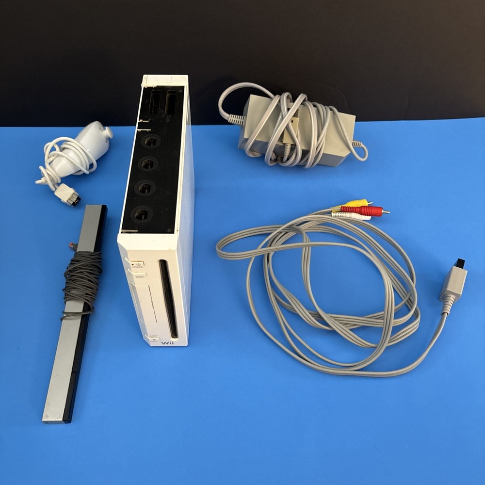 Nintendo Wii Console White RVL-001 Bundle With Controllers, Cords, READ