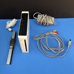 Nintendo Wii Console White RVL-001 Bundle With Controllers, Cords, READ
