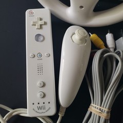 Nintendo Wii White RVL-001 w/ Controllers Cables Steering Wheel & Sonic Racing