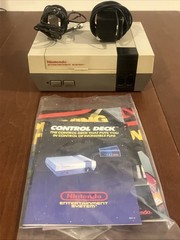 Nintendo NES Console For Parts Repair Powers On Game Plays Black White No Soud