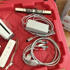 Nintendo Wii Video Game Console RVL-001 White Bundle