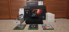 Microsoft Xbox One X 1TB | Bundle [Controller + 3 Games]