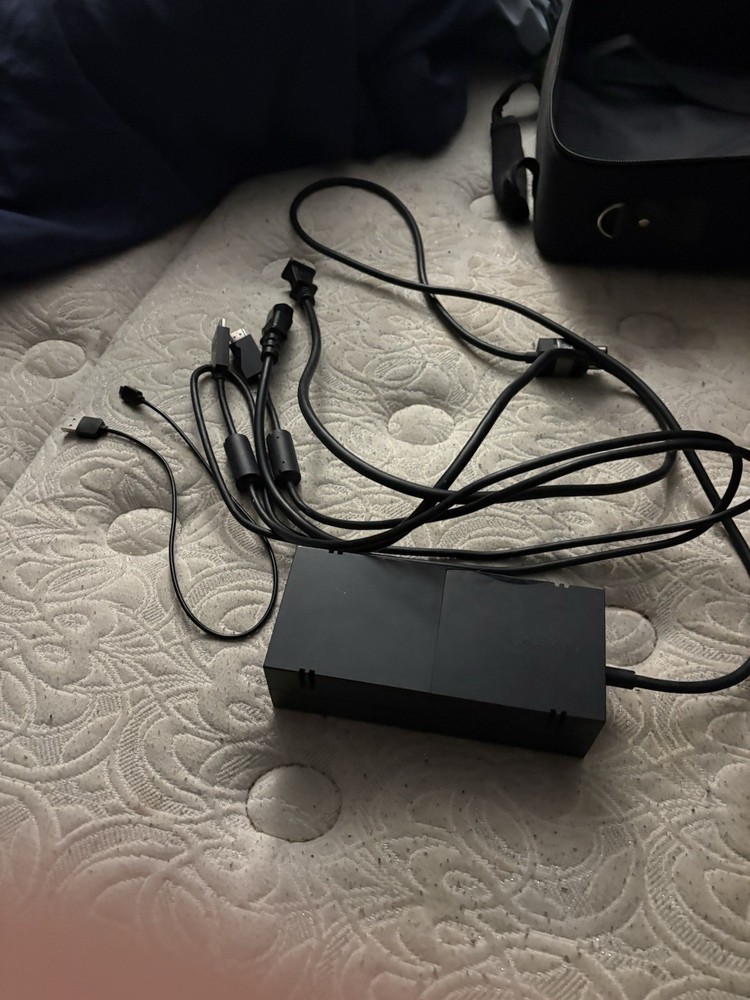 Microsoft Xbox One Black Console HDMI USB-A Ethernet Power Supply Carrying Case