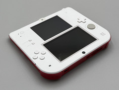 Nintendo 2DS FTR-001 1GB Handheld Game Console ONLY NO Stylus White/Red Fair