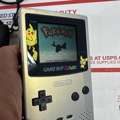 Nintendo GameBoy Color Pokémon Special Edition Pikachu Pichu + Pokémon GOLD