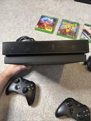 Microsoft Xbox One X 1TB console bundle w/ 3 games & controller – Functional
