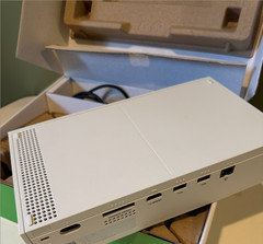 Xbox Series S 512GB White – Console (Used – Clean) – Controller (New) – Cords