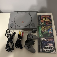 Sony PlayStation 1 console – 1 controller and 3 games. Memory card included Cord
