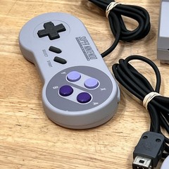 Nintendo SNES Classic Edition Mini Console Bundle CLV-201 2 Controllers HDMI