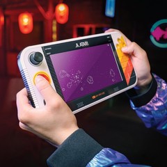 Atari Gamestation Go: Rechargeable Battery, Over 200+ Preloaded Retro Video G…