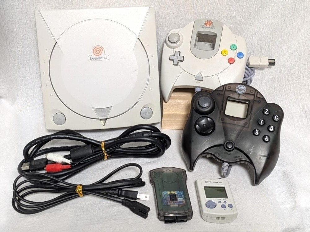 Sega Dreamcast HKT-3000 Console Set MIL-CD Compatible YAMAHA GD-ROM Tested