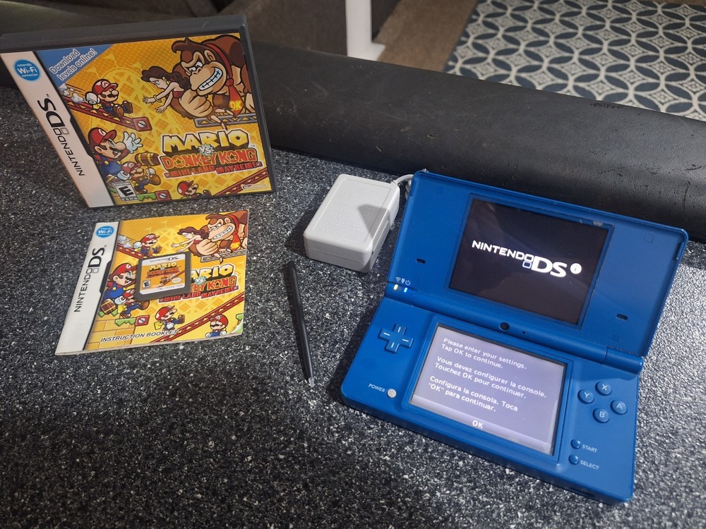 Blue Nintendo DSI Console Bundle With Mario DK Game Charger TESTED WORKING