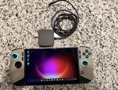 MSI Claw 8 AI+ Handheld Console Sandstorm 1TB w/ Charger – Excellent Condition