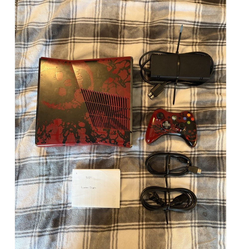 Microsoft Xbox 360 / Gears of War 3 Edition Console