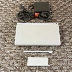 Nintendo DS Lite Polar White Handheld System WITH CHARGER AND STYLUS OEM