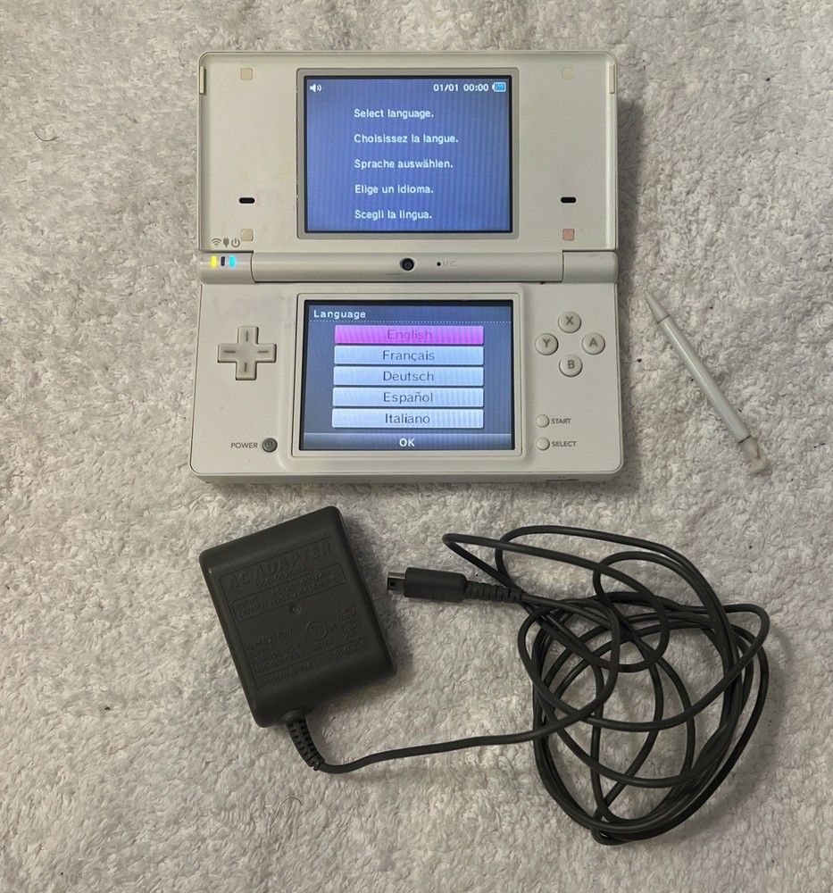 Nintendo DSi White Handheld Console TWL-001 (EUR) Tested Working Stylus +Charger