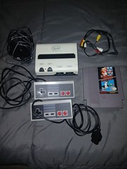 Used black and white yobo fc to play 8 bit nintendo games (Game included!)