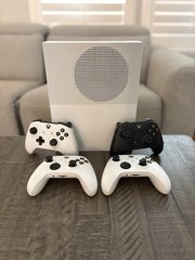 Microsoft Xbox One S 1TB 4K UHD Blu-Ray White Console w/ 4 Controllers