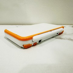Nintendo New 2DS XL White Orange w/ 5 Games 32GB SD Charger Case Stylus Tested
