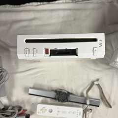 Nintendo Wii RVL-001 512 MB Home Console Bundle 8 Games