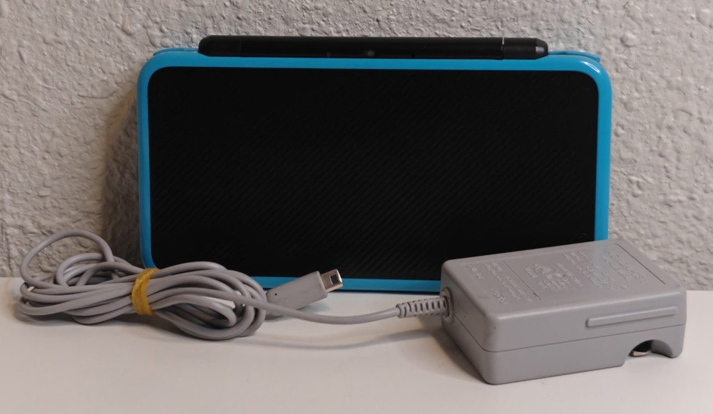 New Nintendo 2DS XL Turquoise/Black W/ Charger & Stylus; Loaded With Games