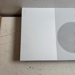 Microsoft Xbox One S 1681 500GB White Slim Edition 4K (UHD) Game Console ONLY