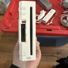 Nintendo Wii Video Game Console RVL-001 White Bundle