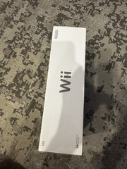 Nintendo Wii White Home Console Bundle w/ Wii Sports bundle