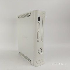 Microsoft Xbox 360 White Console Parts-repair – Broken Eject Button – Powers On