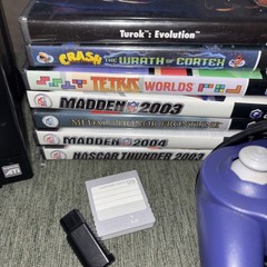 Nintendo GameCube DOL-001 Bundle + 7 Games + 2 controllers + 2 Memory Cards