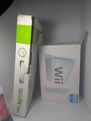Nintendo Wii White Console Bundle Wii Fit Plus Balance Board, 2 Remotes, 3 Games