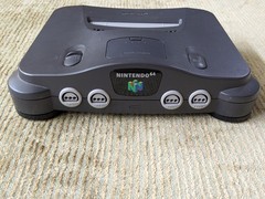 Toys’R’Us Nintendo 64 N64 Console w/ Gold Controller Limited Edition W/ Box