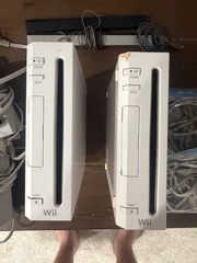 Two Nintendo Wii RVL-001 512MB Home Console White Untested, Sold for Parts