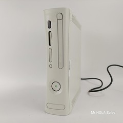 Microsoft Xbox 360 White Console Parts-repair – Broken Eject Button – Powers On