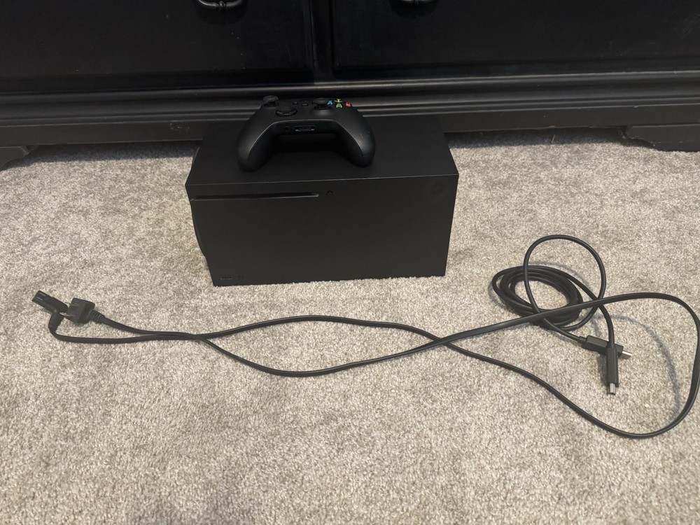 Working Xbox Series X With Box, Controller, And Games