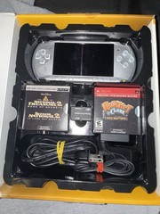 Sony PSP-3000 Silver Ratchet & Clank Size Matters Entertainment Pack Wi-Fi 1GB