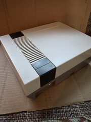 Nintendo NES Console Bundle Lot w/ Zapper, 2 Controllers, 6 Games & Cables