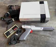 Nintendo NES Console NES-001 Original System For Parts Repair, OEM Cords Zapper