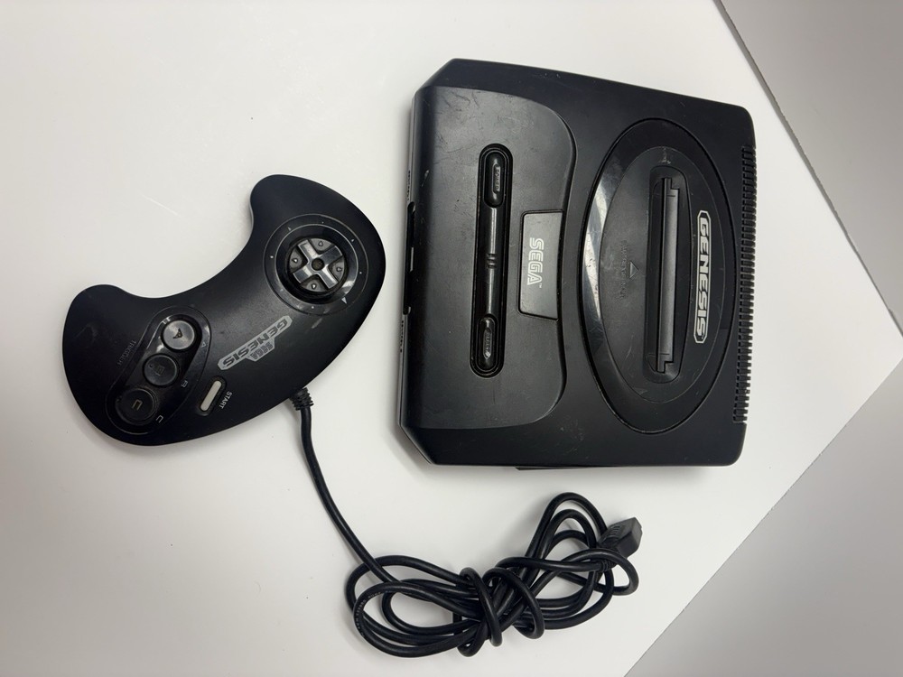 SEGA Genesis MK-1631 Console w/ Wired Controller Black UNTESTED no power cord