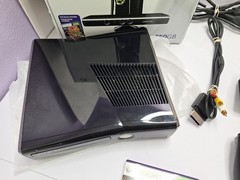 Xbox 360 S – Matte Black Model 1439 W/ 250g HD Controller Power And Games