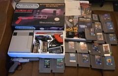 Nintendo NES Action Set Console CIB Inserts 2 Zappers 3 Controllers 17 Games