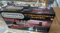 VERY CLEAN Nintendo NES Action Set Console Complete In Box With Paperwork