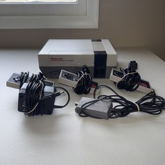 Nintendo NES Classic Edition Entertainment System w/3 remotes