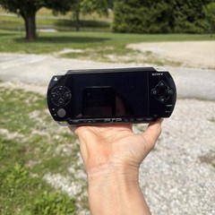 Sony PSP 1001 Console Bundle *FULLY TESTED 6 Games 1gb Card Case Charger