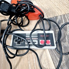 Nintendo NES Action Set Condole Orange Blaster in Original Box