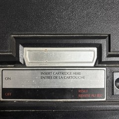 French/Canadian Colecovision with box/styrofoam, manual, 2 controllers, cables.