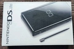 Nintendo DS Lite Handheld System Onyx Black CIB W/ Protective Case