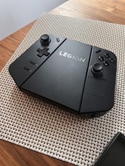 Legion Go Z1e 16GB 512GB w/ Controller Battery, 256 GB Class 3 microsd and stand