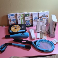 Wii Bundle, Console, 3 Remotes, 6 Games, Sport Accessories, Recharge Station