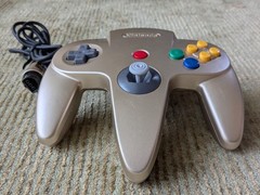 Toys’R’Us Nintendo 64 N64 Console w/ Gold Controller Limited Edition W/ Box